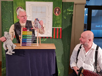 Zausel, die Wiese und das Schloss